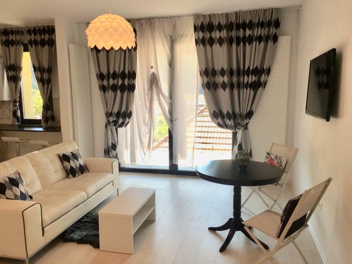 Apartament Premium Lägenhet Braşov Exteriör bild